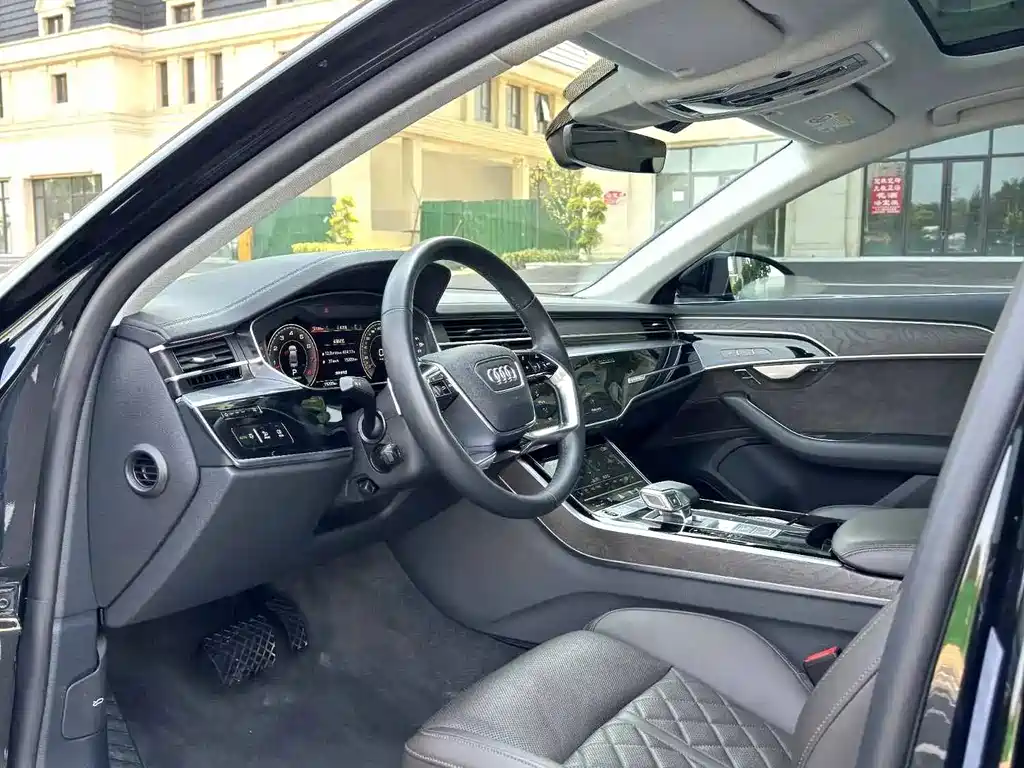Audi A8 — миниатюра 4