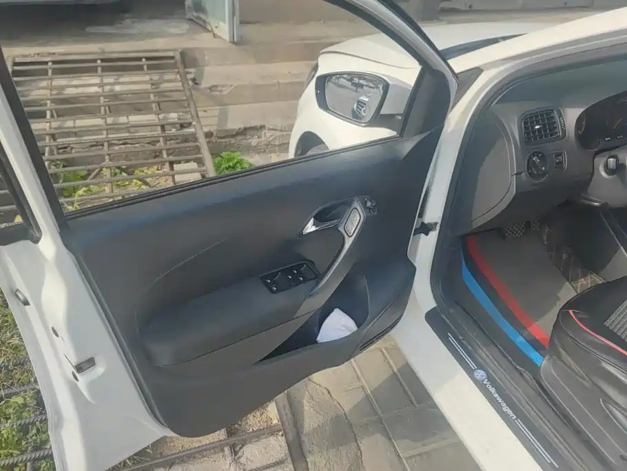 Volkswagen Polo — миниатюра 7