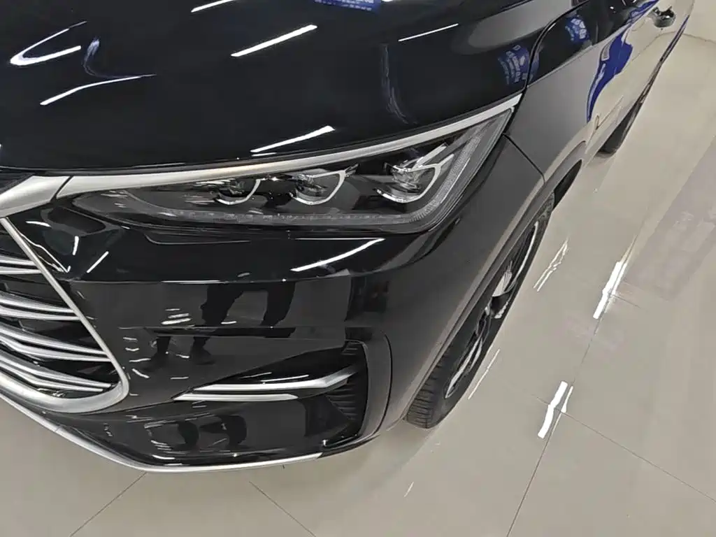 BYD Tang PHEV 2023 — фото 23