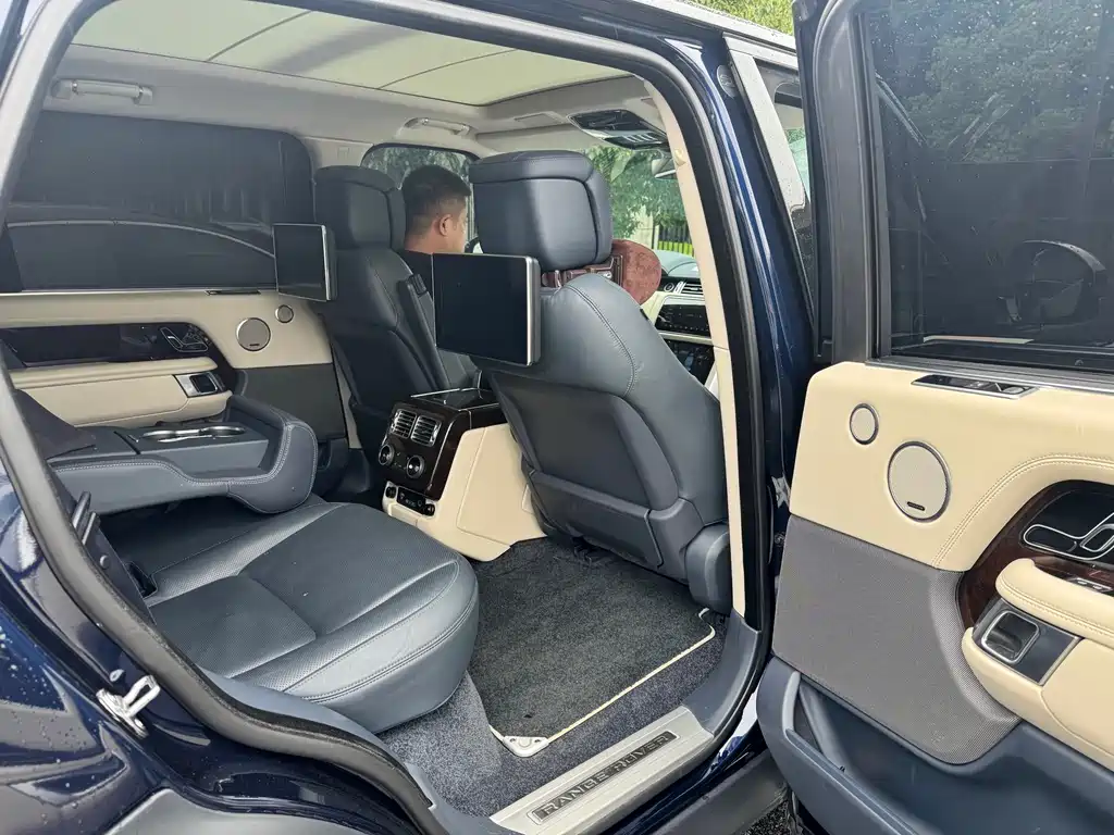 Land Rover Range Rover 2022 3.0 L6 400PS