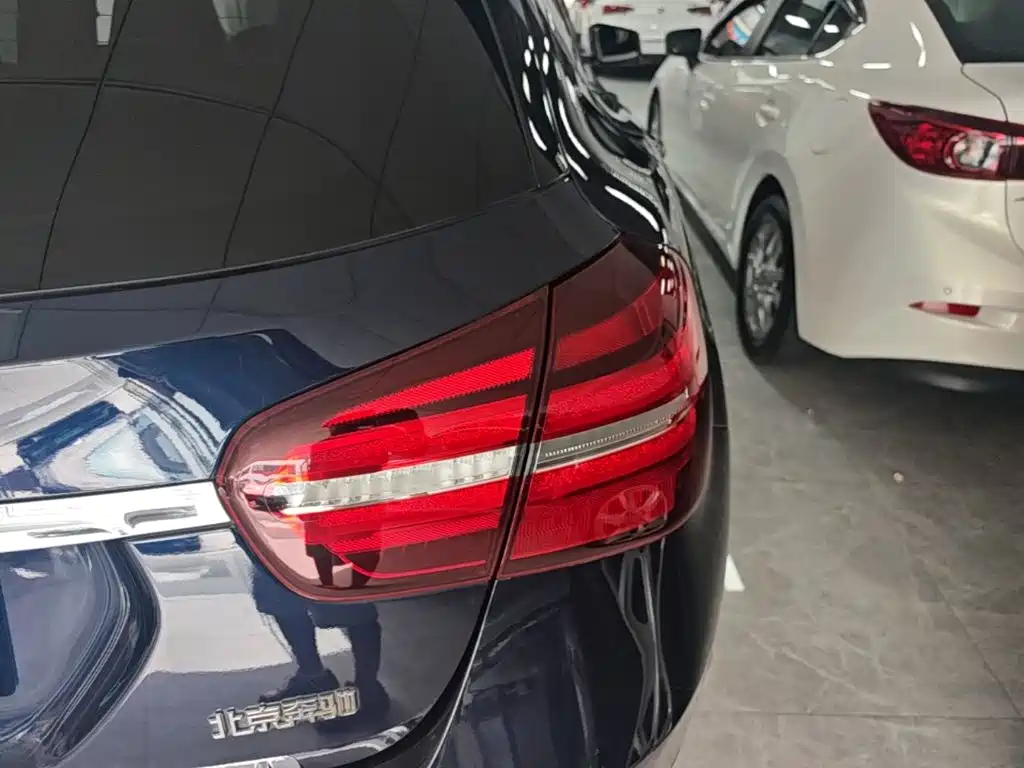 Mercedes-Benz GLA — миниатюра 8