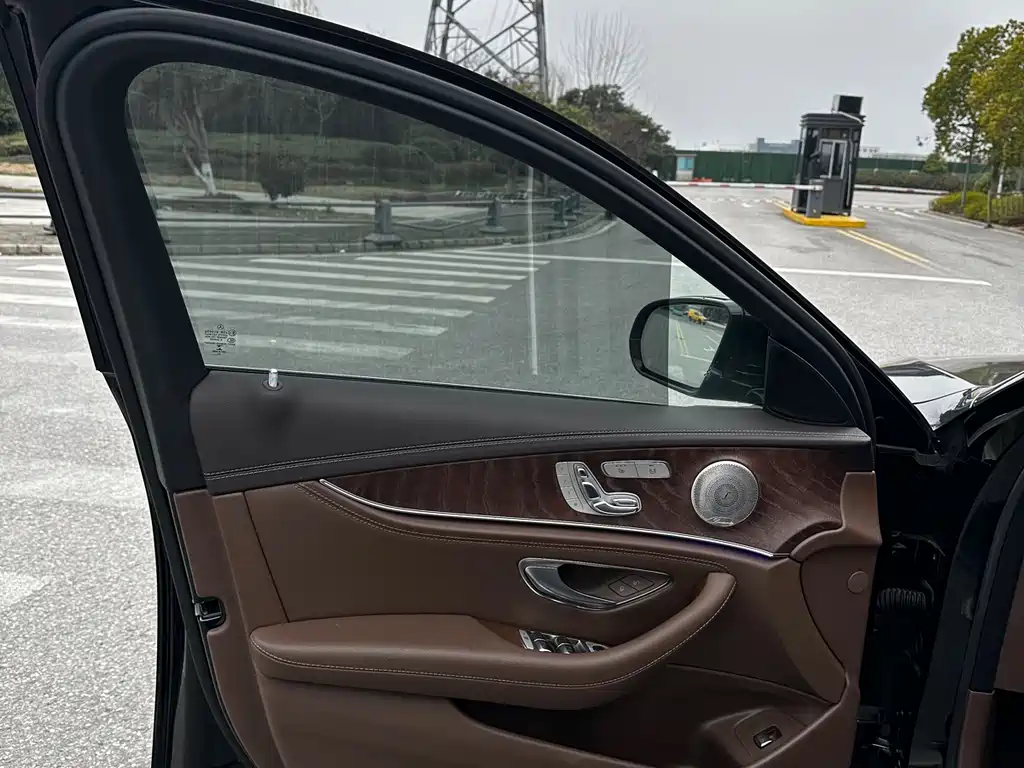 Mercedes-Benz E-Class E 2023 E 300 L Luxury