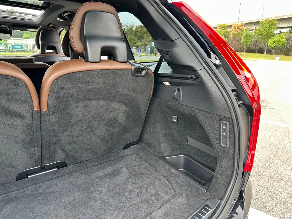 Volvo XC90 — миниатюра 20