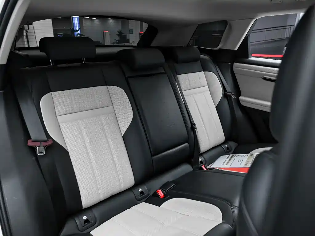Land Rover Range Rover Evoque 2022 — фото 17