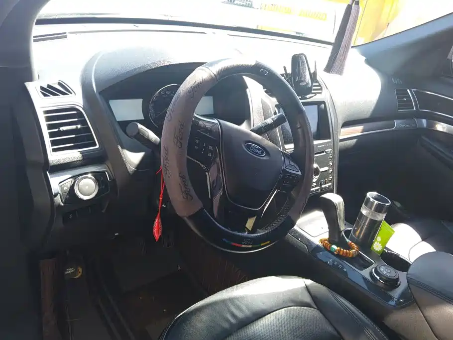 Ford Explorer (Import) — миниатюра 12