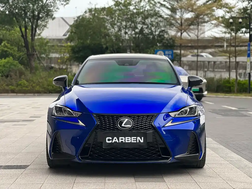 LEXUS IS