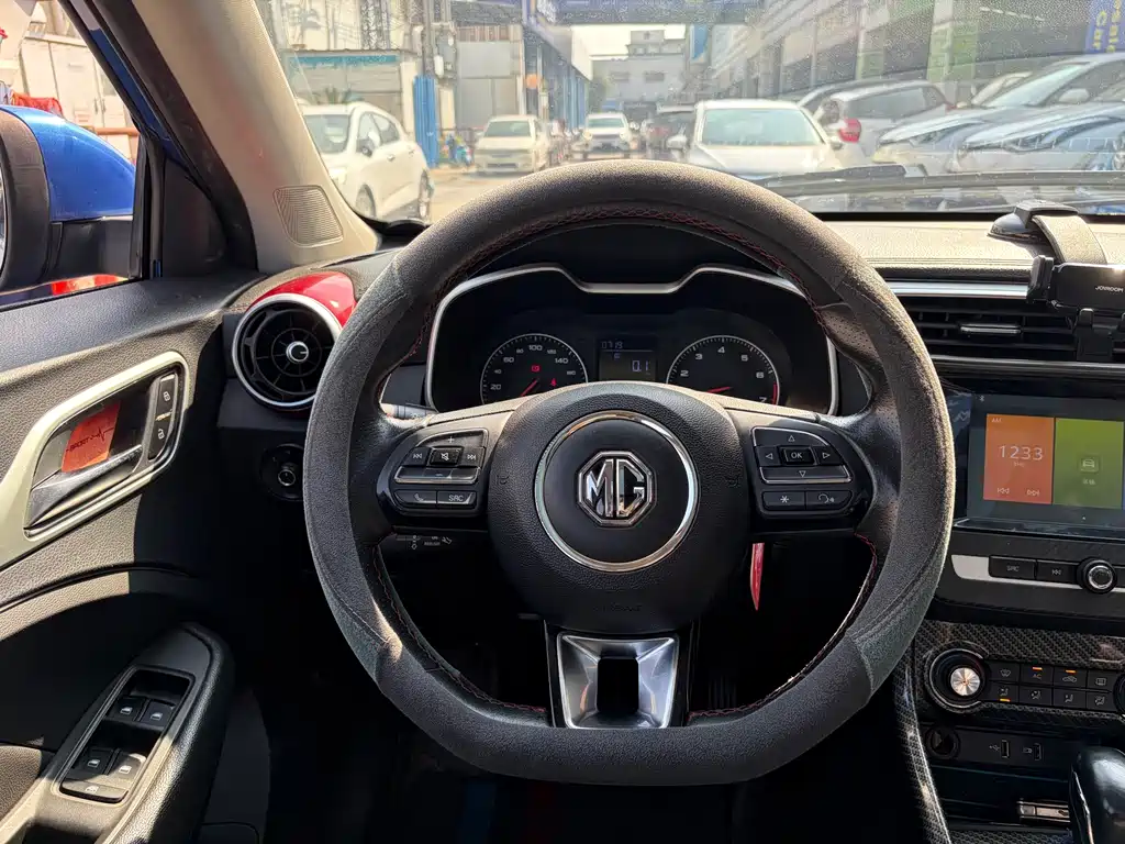 MG ZS — миниатюра 12