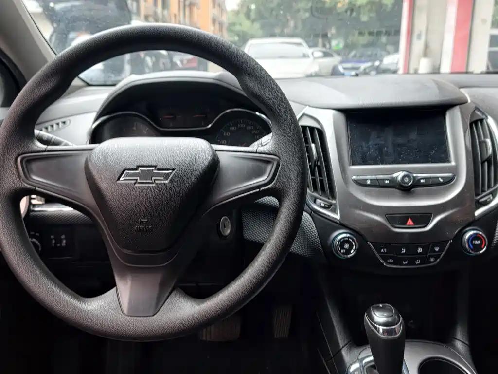 Chevrolet Cruze — миниатюра 12