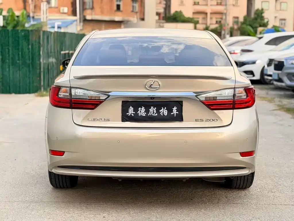 Lexus ES — миниатюра 5