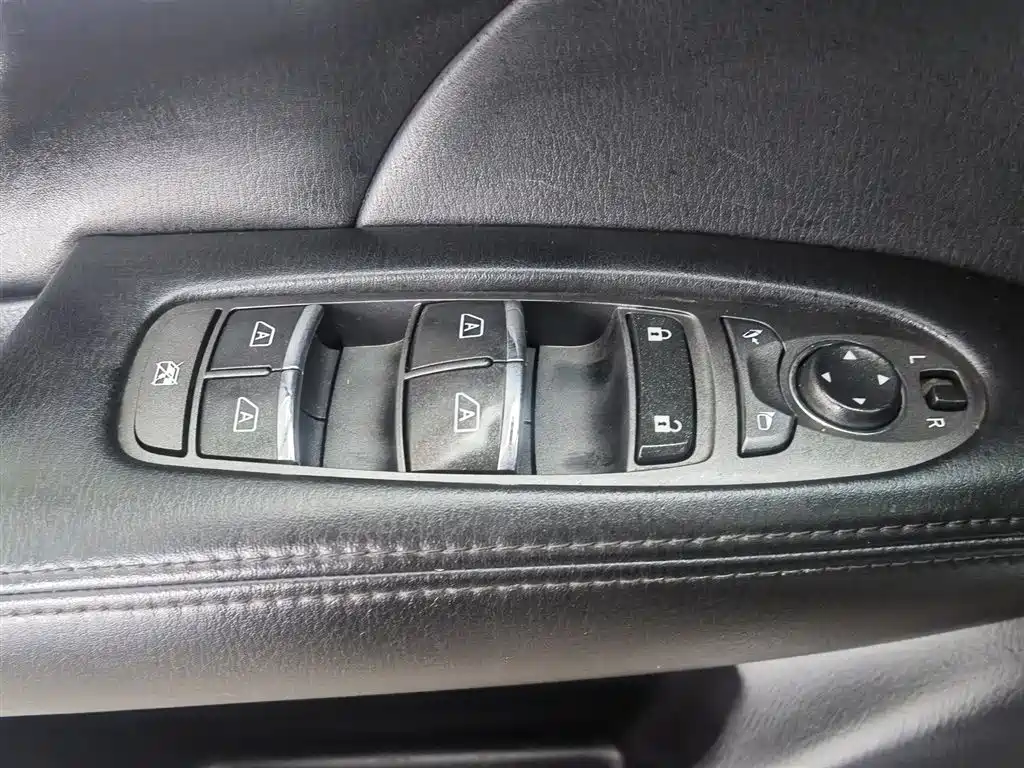 Infiniti Q70 2015 Q70L 2.5L Elite