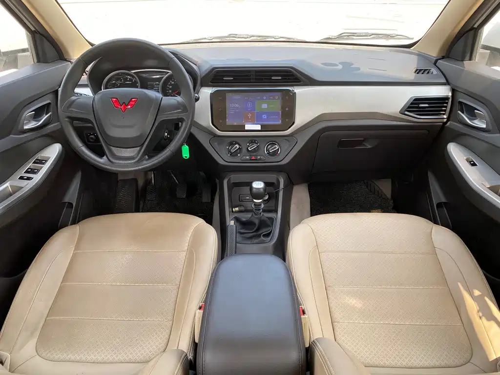 Wuling Hongguang — миниатюра 10