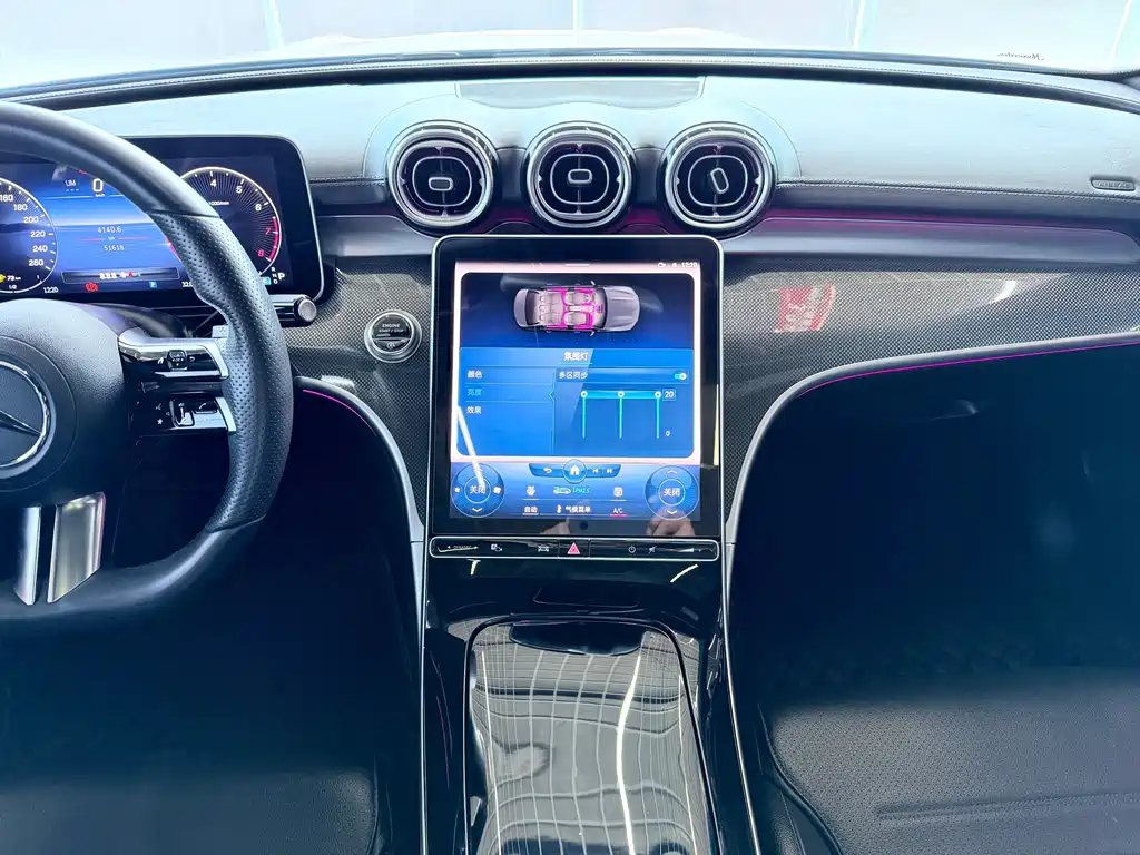 Mercedes-Benz C-Class — миниатюра 16