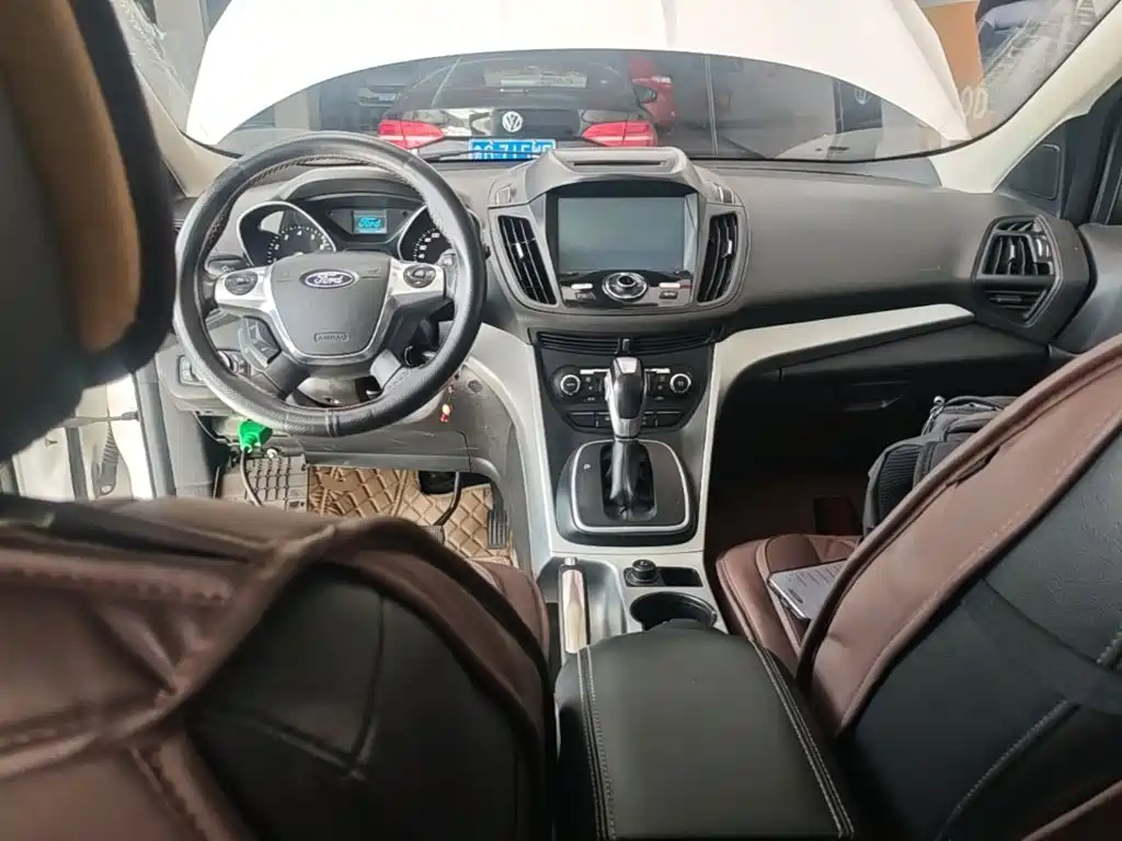 Ford Kuga — миниатюра 10