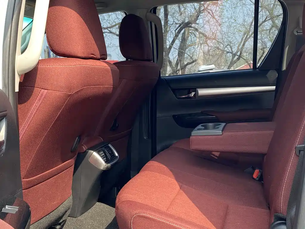 Toyota Hilux 2019 2.7L AT