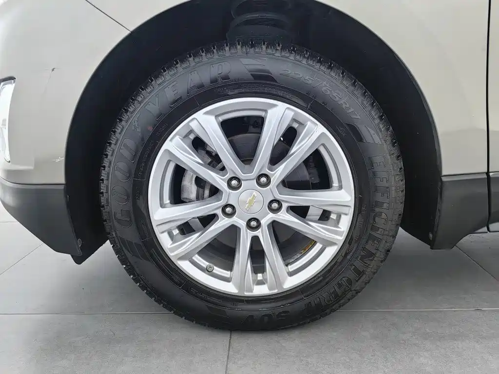 Chevrolet Equinox — миниатюра 17