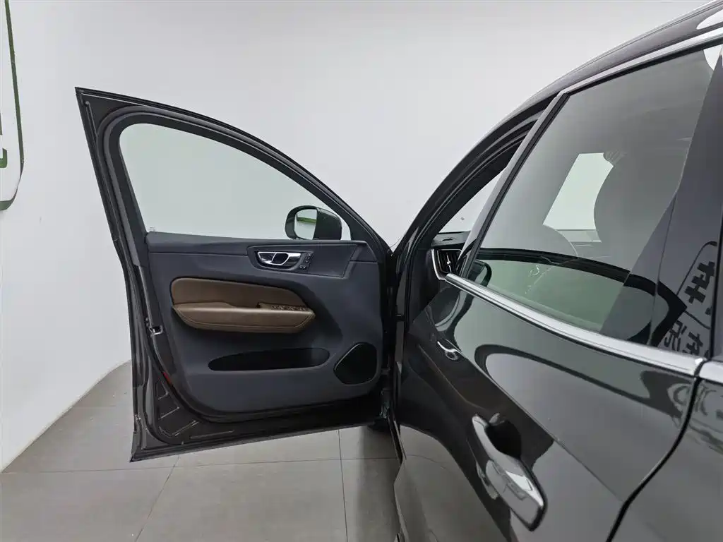 Volvo XC60 2021 T5 Luxury
