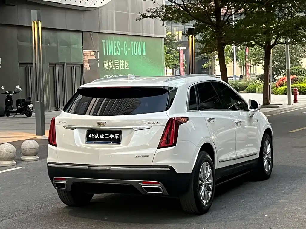 CADILLAC XT5