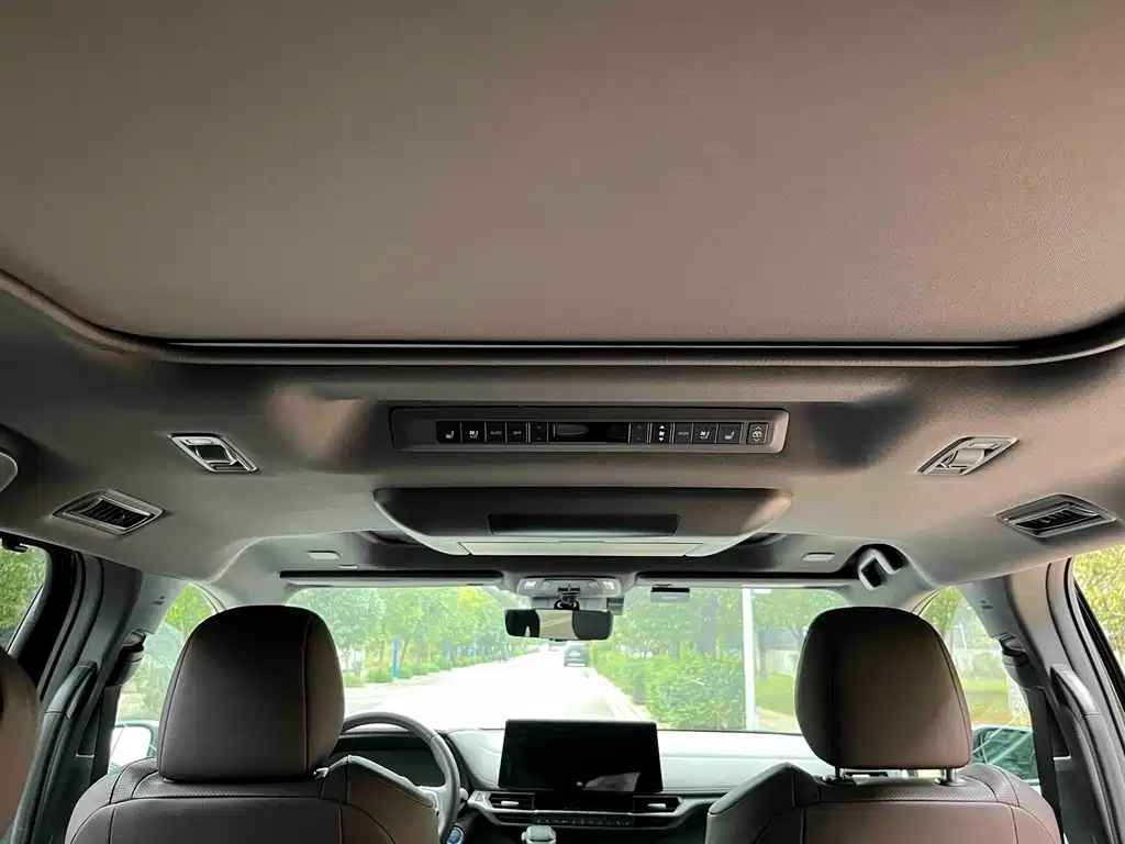 Toyota Sienna — миниатюра 28