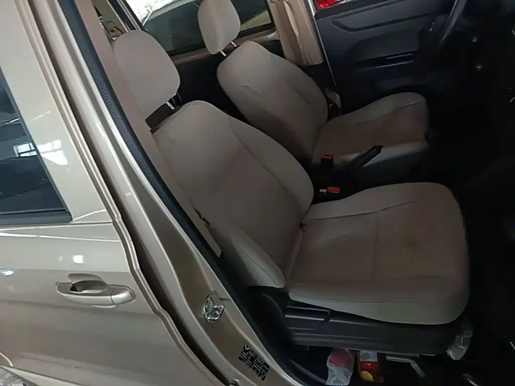 Wuling Hongguang V — миниатюра 25