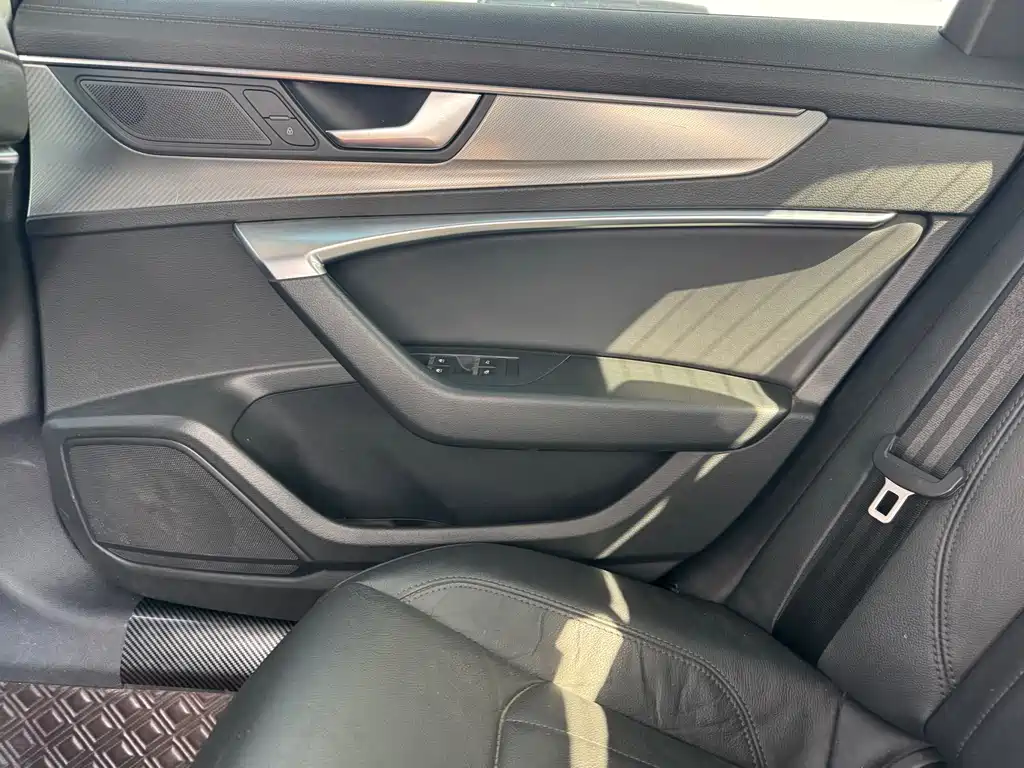Audi A6L — миниатюра 18