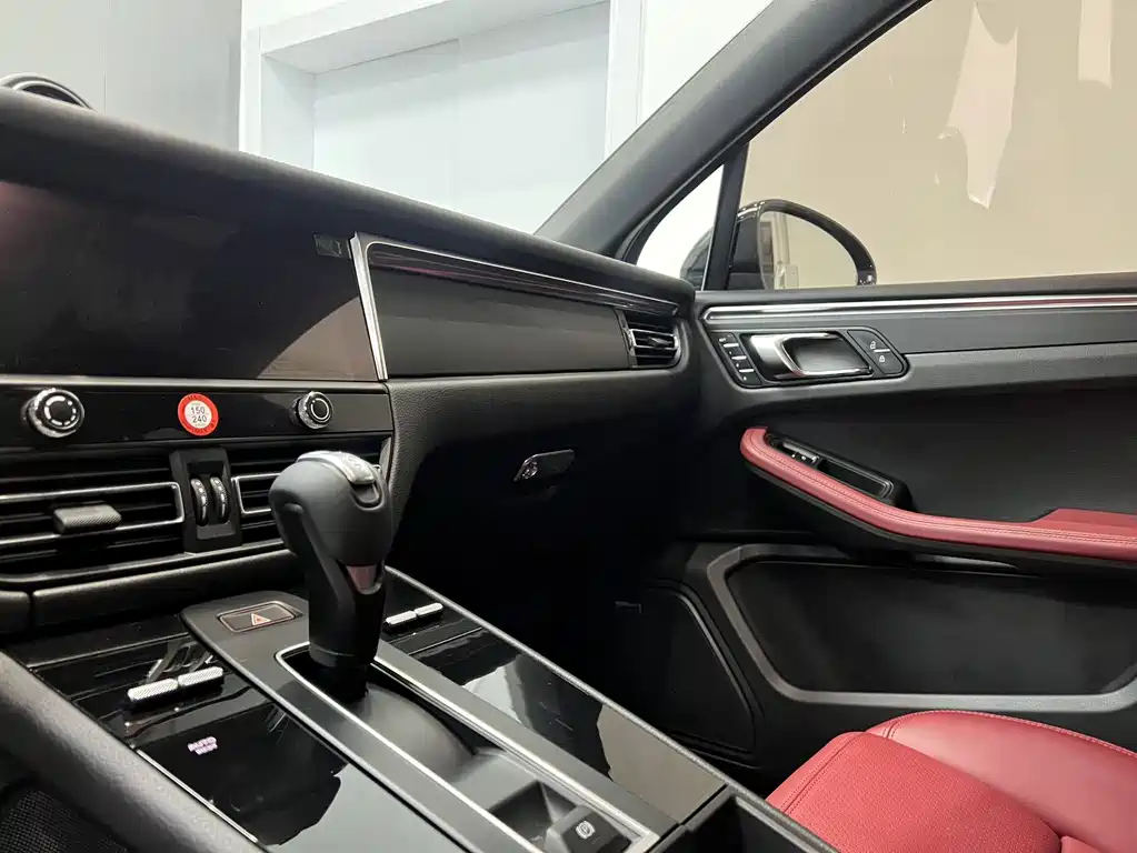 Porsche Macan — миниатюра 9
