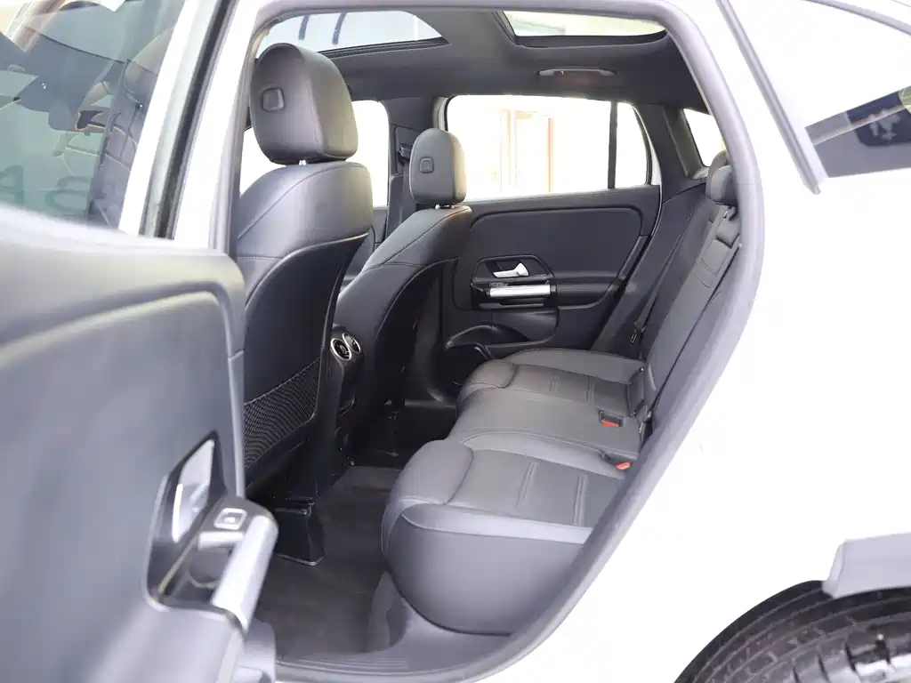 Mercedes-Benz GLA — миниатюра 13
