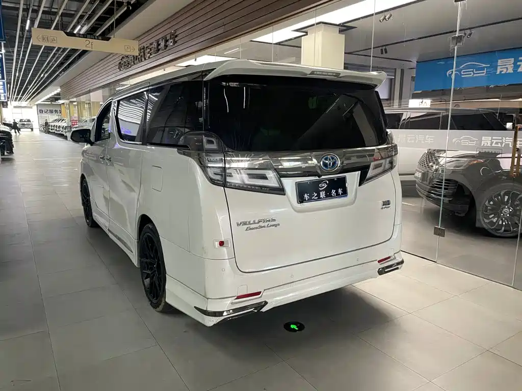 Toyota Vellfire — миниатюра 4