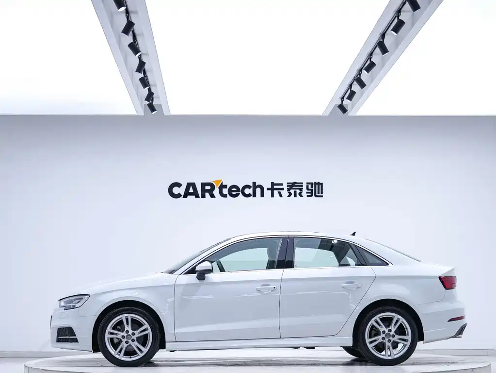 Audi A3 2019 Limousine 35 TFSI Fashion V