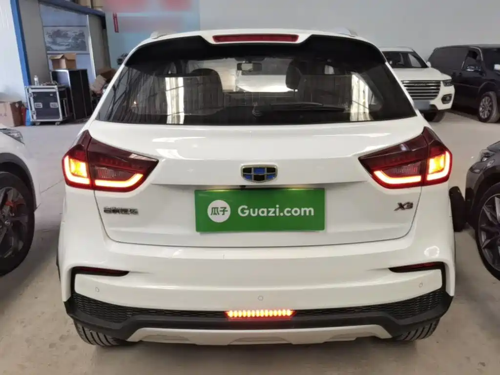 Geely Vision X3 — миниатюра 6