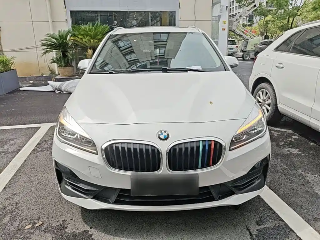 BMW 2 Series Active Tourer — миниатюра 3