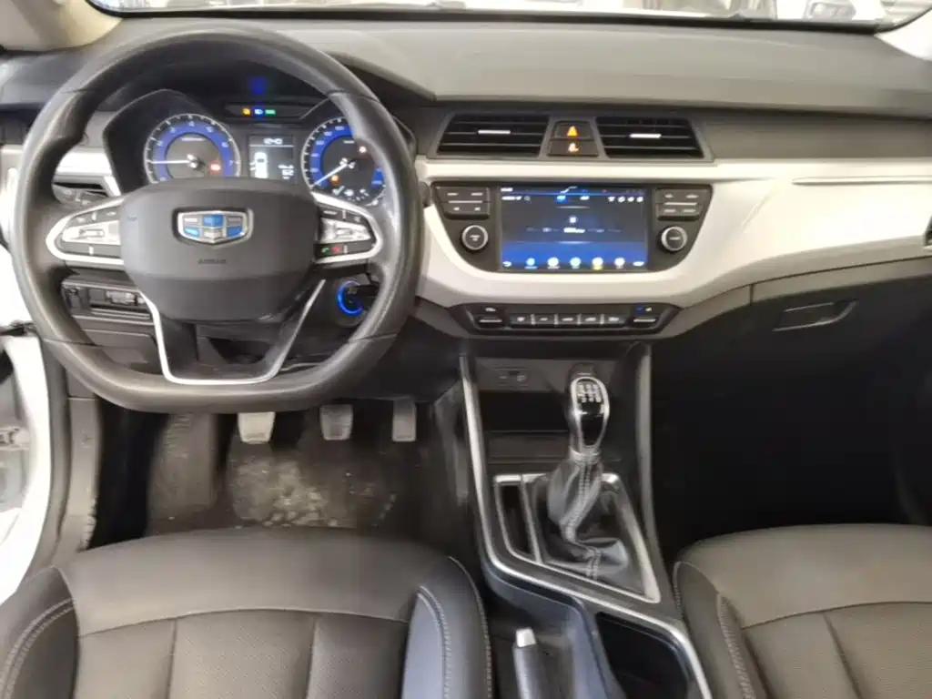 Geely Vision X3 — миниатюра 10