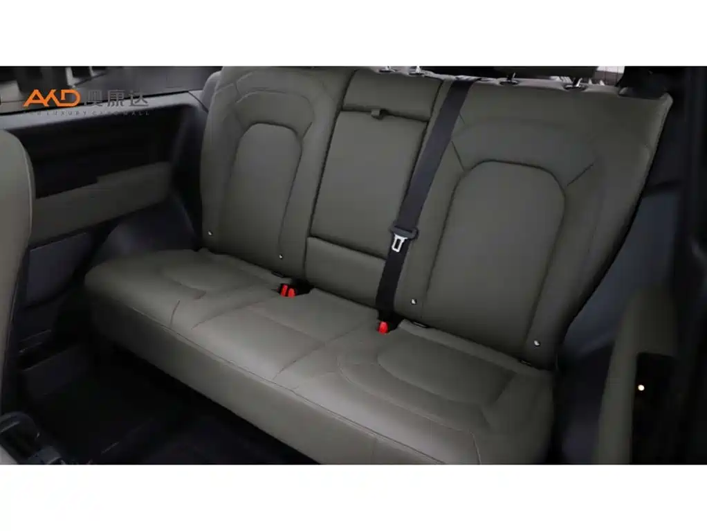 Land Rover Land Rover Defender 2023 90 2.0T P300 SE