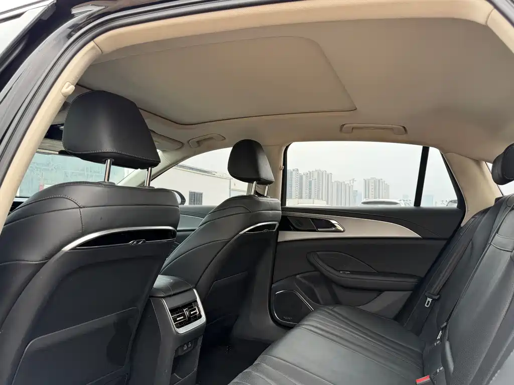 Hongqi Hongqi H5 — миниатюра 16
