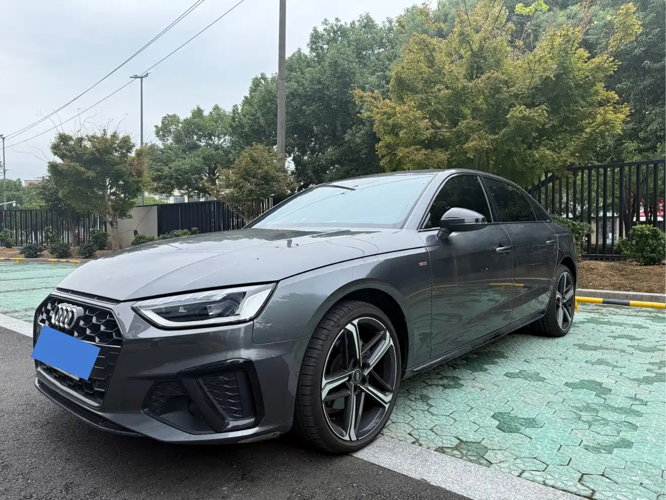 奥迪A4L 2026款 200万辆悦享版 40 TFSI 豪华动感型 2026