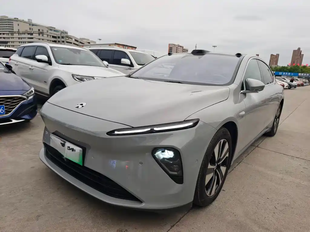 NIO ET7