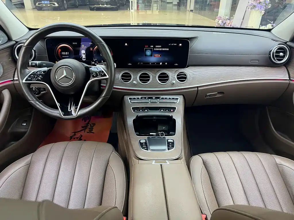 Mercedes-Benz E-Class — миниатюра 14