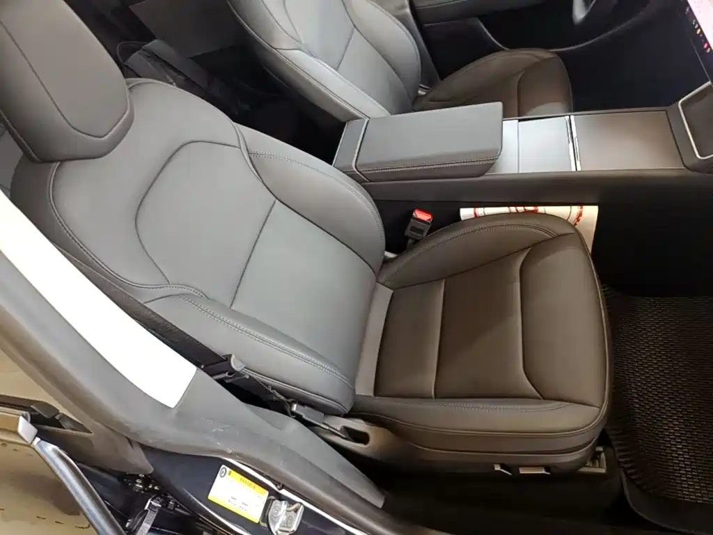 Tesla Model Y — миниатюра 25