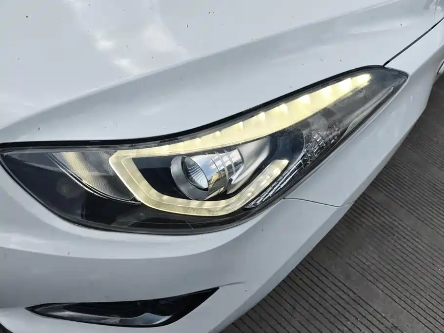 Hyundai Elantra Langdong — миниатюра 5