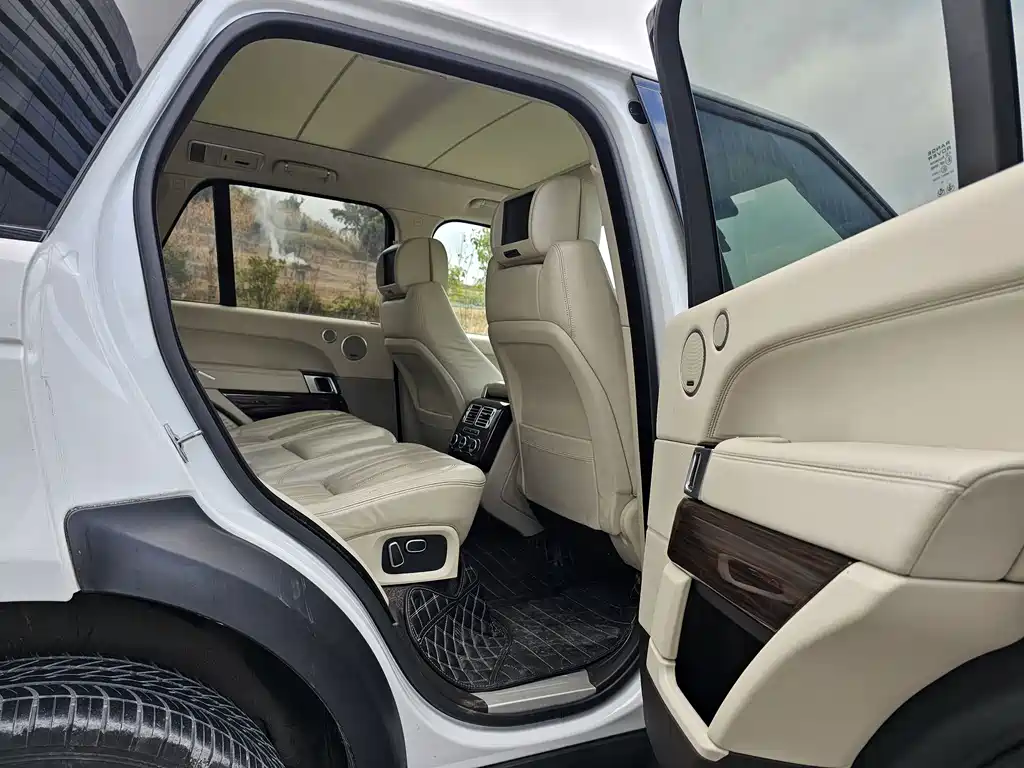 Land Rover Range Rover — миниатюра 7