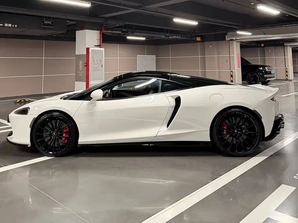 McLaren GT 2023 4.0T