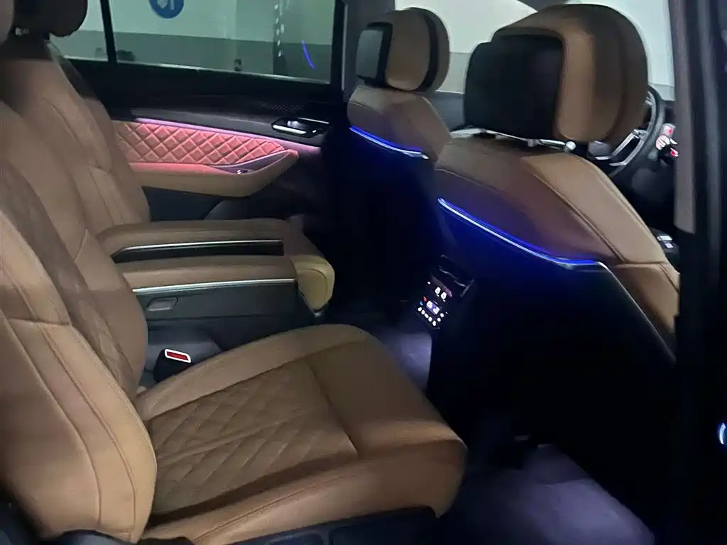 Audi Q6 2024 45 TFSI quattro 6 мест