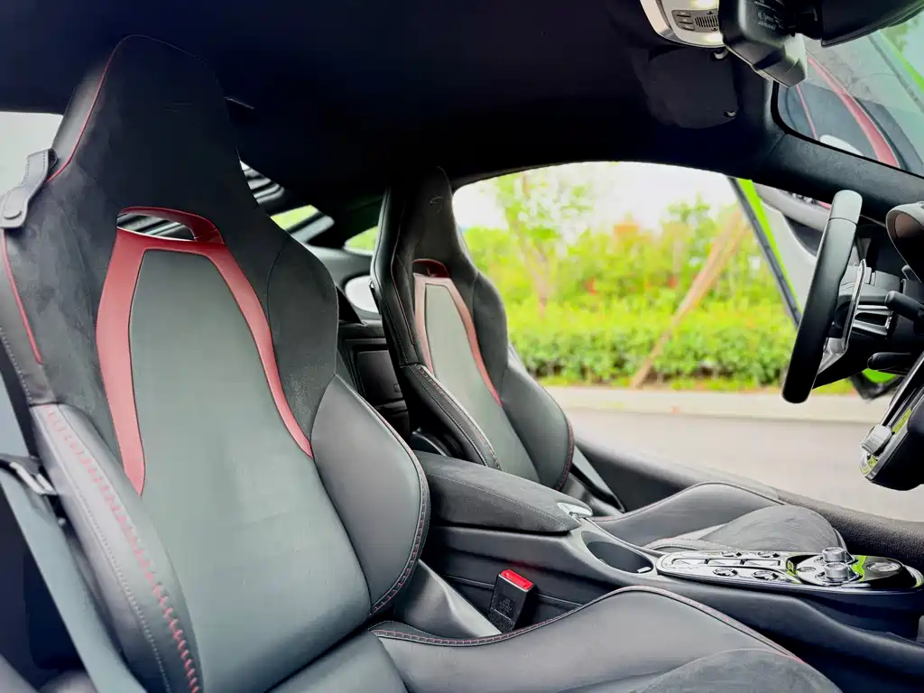 McLaren GT — миниатюра 17