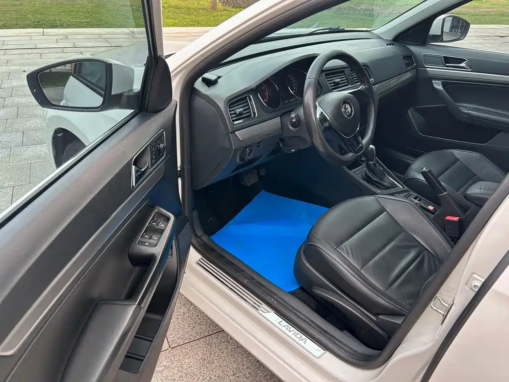 Volkswagen Lavida — миниатюра 7