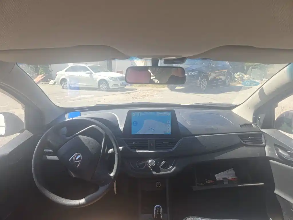 Baojun 310W — миниатюра 10