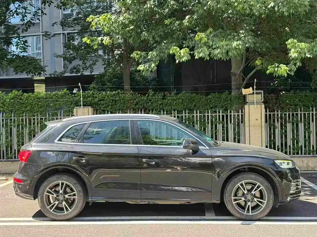 Audi Q5L 2018 40 TFSI Fashion V