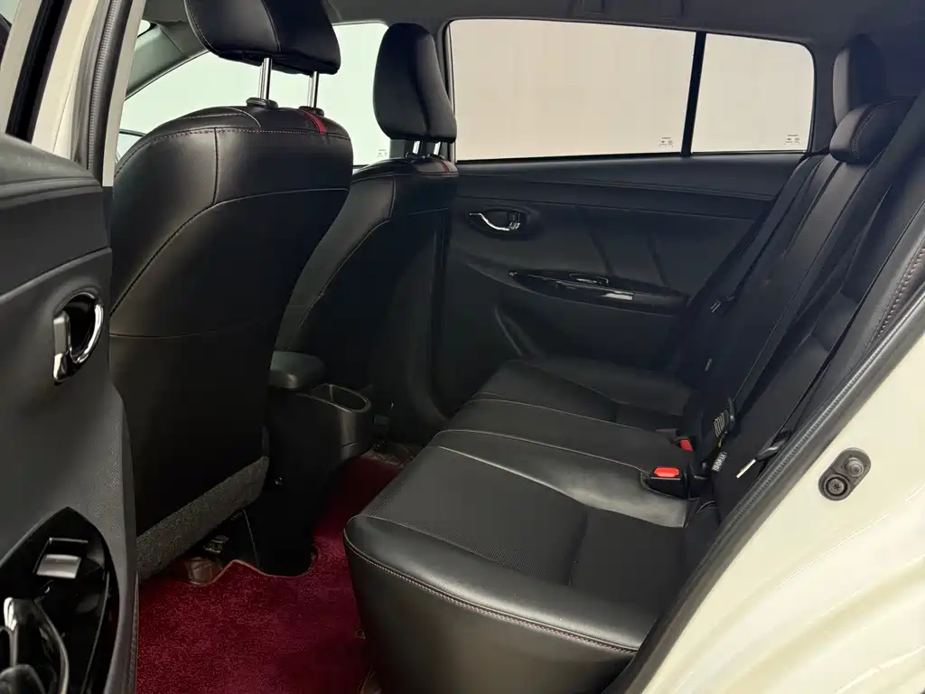 Toyota Yaris L — миниатюра 13