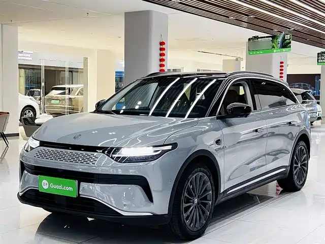 ZERO-RUNNING CAR ZERO RUN C11 2024