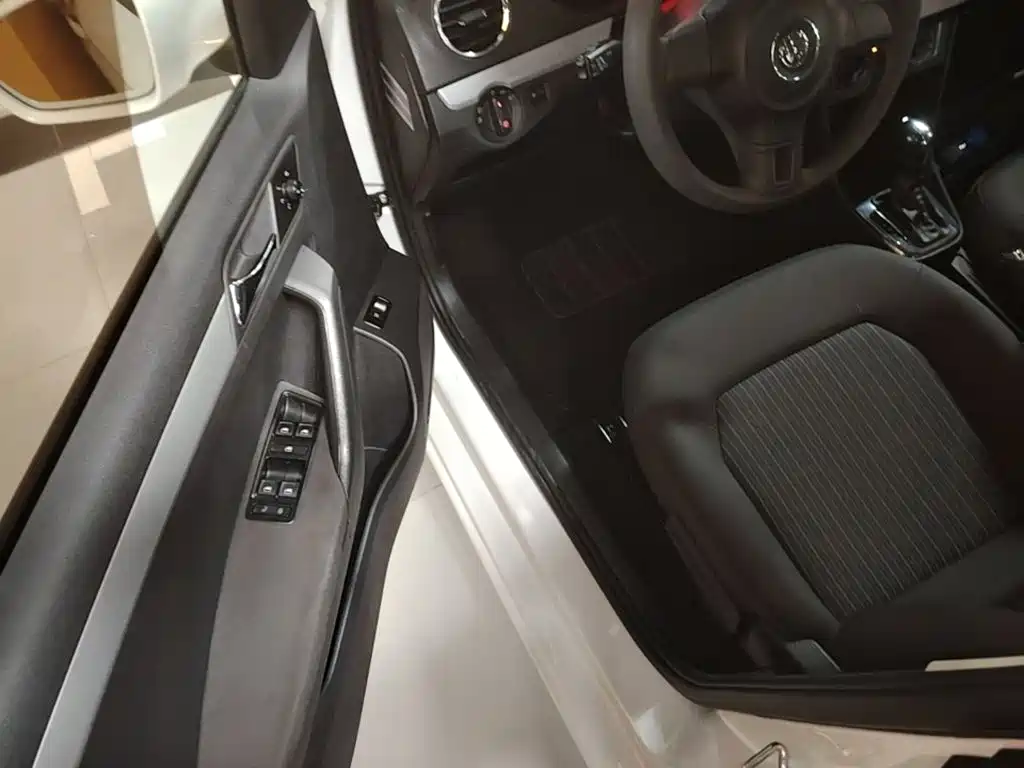 Volkswagen Jetta — миниатюра 16