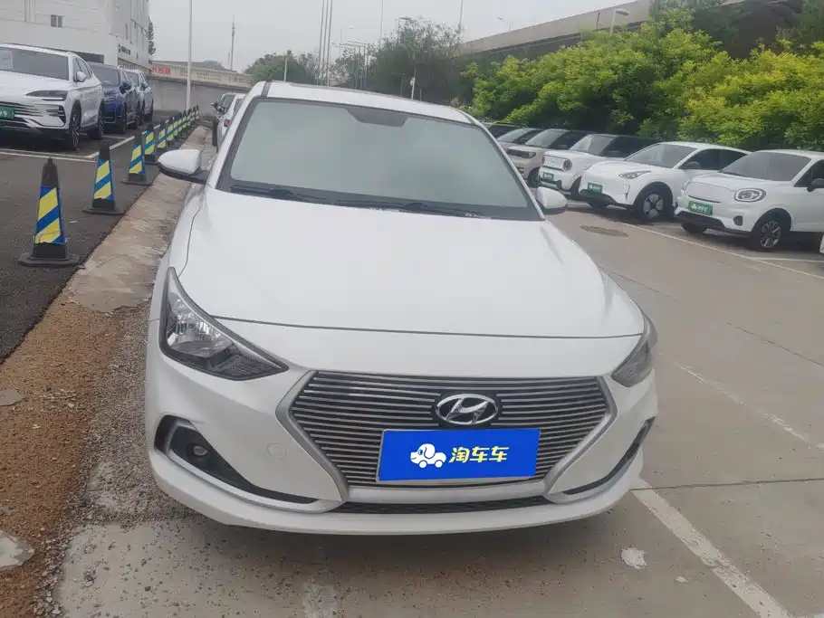 Hyundai Elantra — миниатюра 2