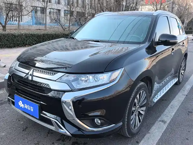 MITSUBISHI OUTLANDER